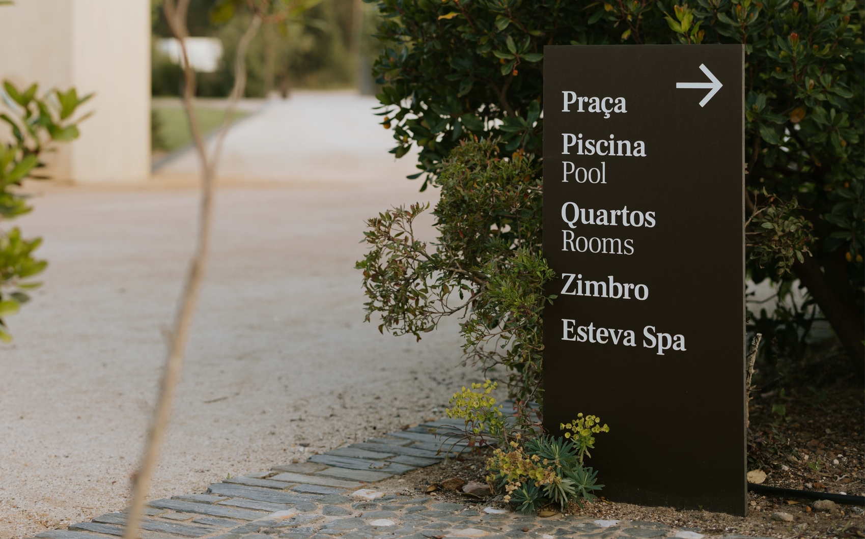 Totem direcional de exterior da Floema Details para Palmares